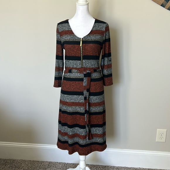 Fall colored dress with belt. Size small - Picture 1 of 3